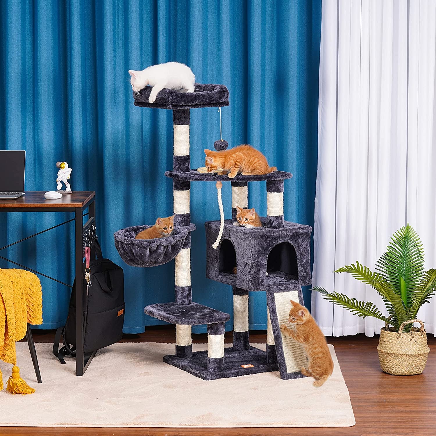 Sisal-Wrapped Scratching Posts on Cat Tower